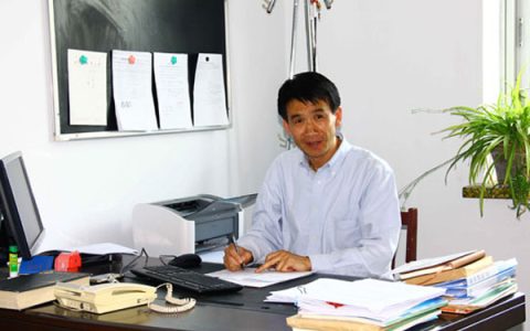 张文广，内蒙古农业大学教授，家畜遗传育种专家