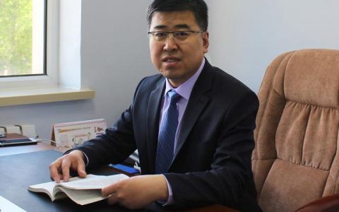 张燕军，内蒙古农业大学教授、博导，动物科学学院副院长，羊育种专家