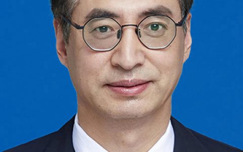 郭世宁，山东莱阳人，华南农业大学教授、博导，中兽医药专家