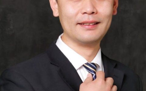 高鹏飞，山西太谷人，山西农业大学教授、硕导，畜禽遗传育种专家
