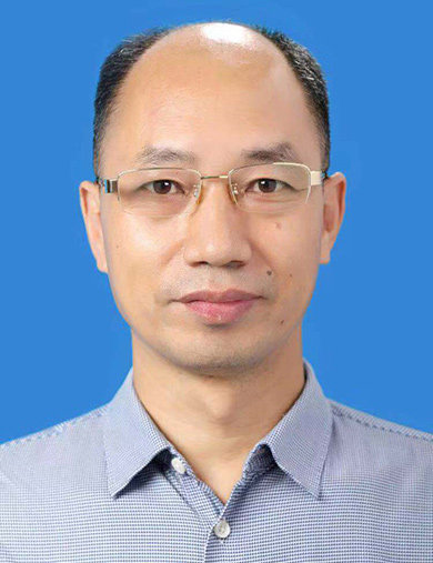 陈建新，湖南衡阳人，华南农业大学研究员、硕导，中兽药专家。