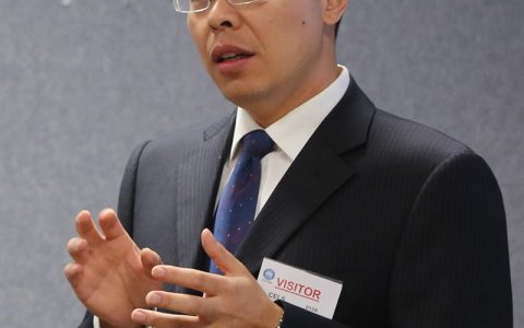 常国斌，江苏泰兴人，扬州大学教授、博导，禽业专家