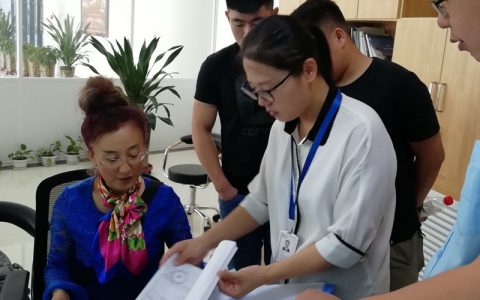 金凤（女，蒙古族），内蒙古农业大学教授、硕导，畜禽业专家