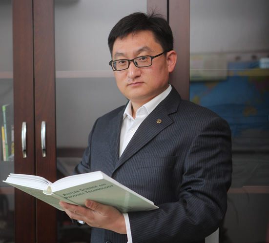 赵海平，青岛农业大学教授、硕导，鹿业专家。