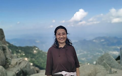 霍鲜鲜（女），内蒙古农业大学教授，硕导，牛羊专家