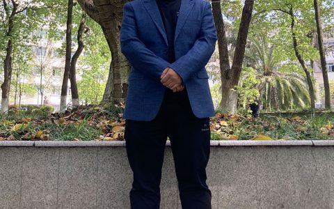 何远法，云南昭通人，西南大学副教授，水产养殖、饲料专家