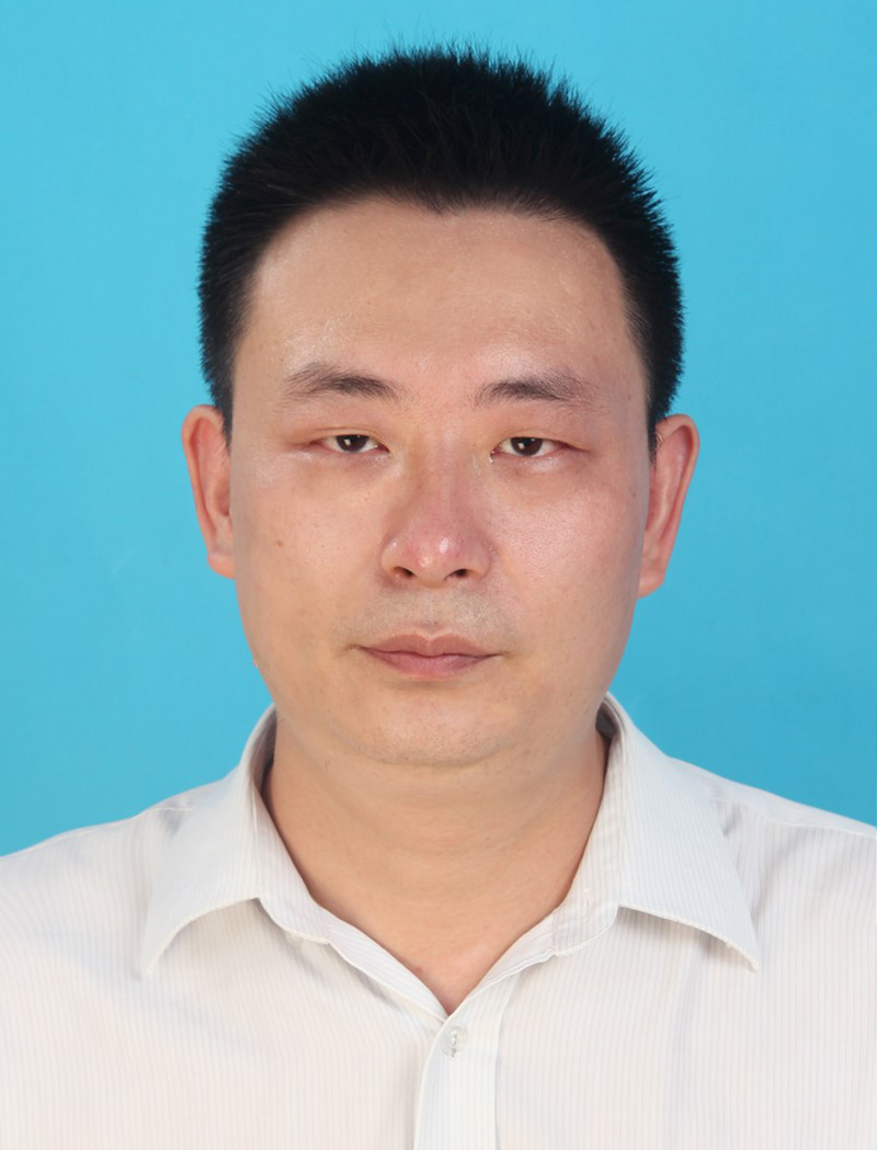 　庞旭，重庆城口县人，西南大学副教授，渔业专家。