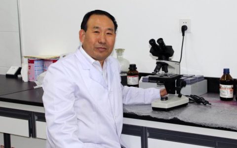 曹贵方，内蒙古赤峰市林西县人，内蒙古农业大学教授、博导，羊业专家