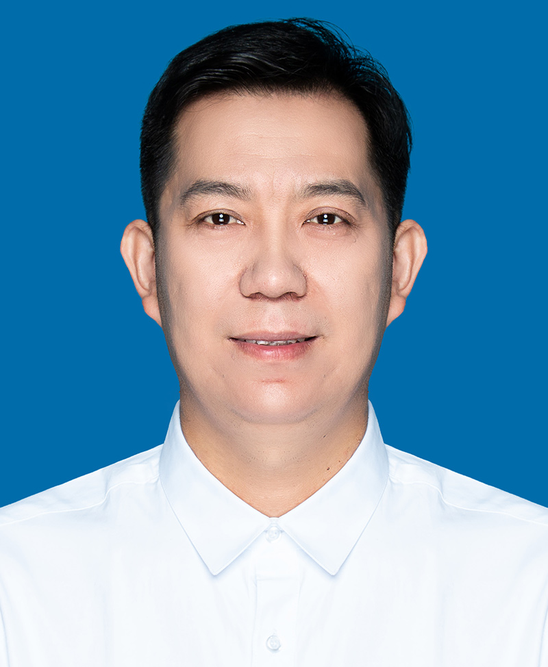 董海聚，河南禹州人，河南农业大学教授、硕导，牛羊、宠物专家。